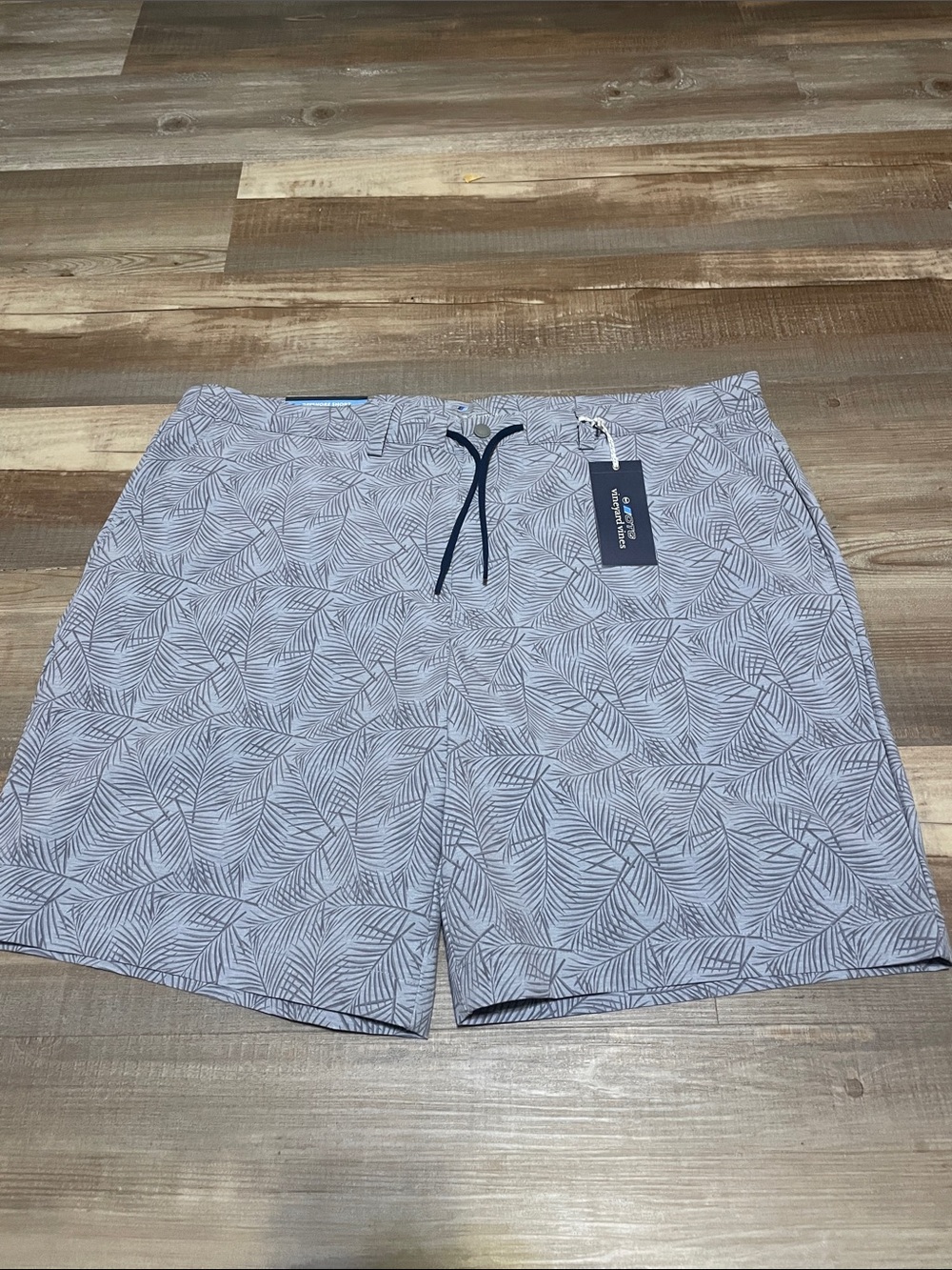 Vineyard Vines Light Blue/ Gray (Palms-Hammerhead) 8” Shorts